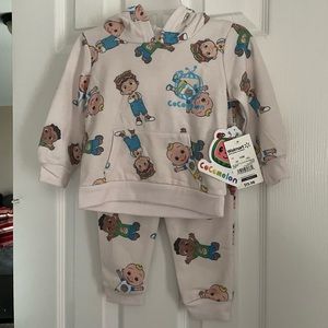 Coco melon kids sz 12 months sweat suit